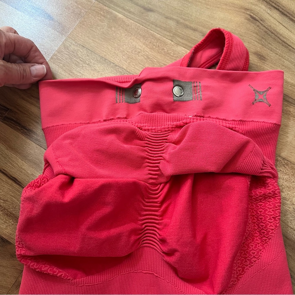 RARE Lululemon Athletica Run Heartbeat Coral‎ Pink Athletic Tank Top 4 - Picture 4 of 13